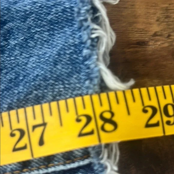 Free People’s We The Free Blue Ankle Cropped  with Classic Medium Wash Size 30 - Picture 7 of 7